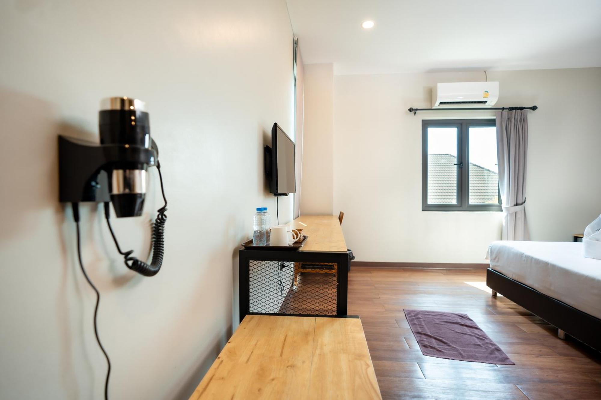 Siri Hotel Vientiane Buitenkant foto